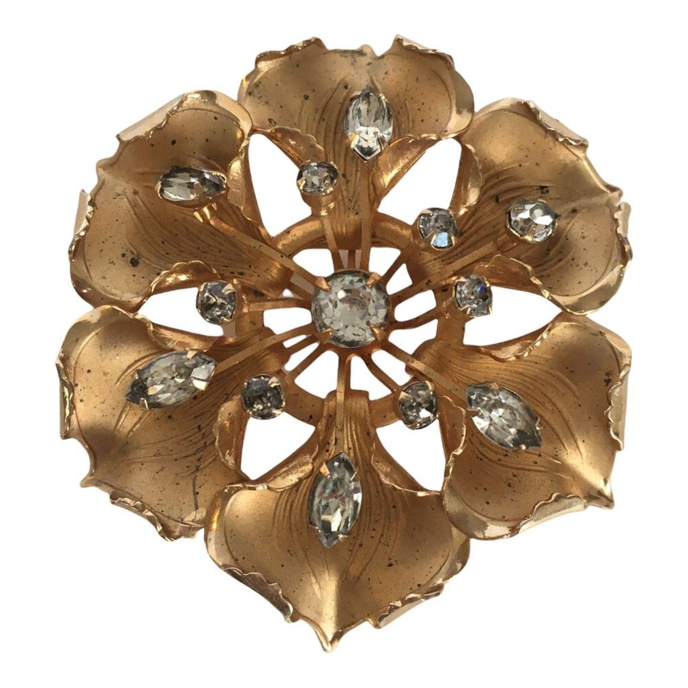 Flower Pin Brooch Vintage Gold Tone with Rhinestones Fashion Jewelry Accessory - Picture 1 of 5